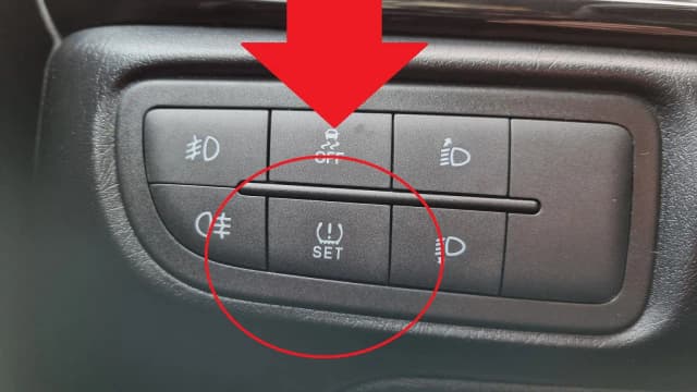 Jak zresetować czujnik ciśnienia w oponach Toyota Corolla bez problemów Jak zresetować czujnik ciśnienia w oponach Toyota Corolla bez problemów